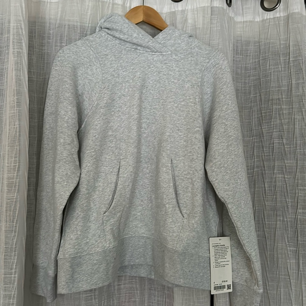 Lululemon Women’s Loungeful Hoodie NWT Size 8 Heather Grey